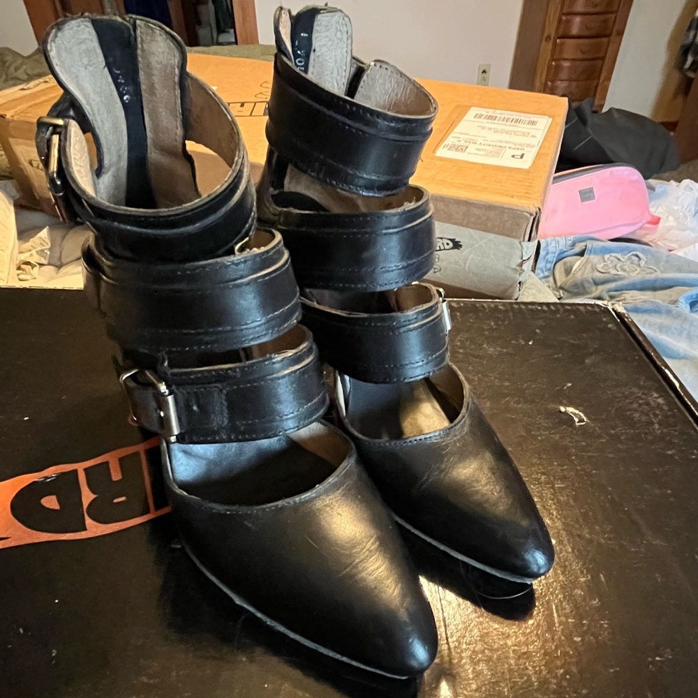 Stylish Black Leather Women's Shoes